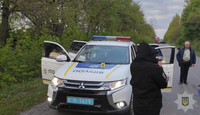 Вночі двоє чоловіків розстріляли поліцейських на Вінниччині: один правоохоронець загинув, другий поранений