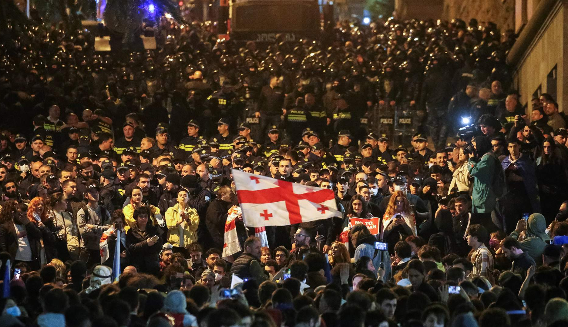 Грузія: поліція затримала понад 60 учасників протесту проти ухвалення закону про «іноагентів»